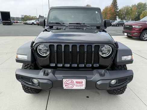 Used 2022 Jeep Wrangler Willys image 3