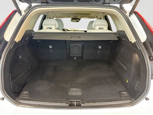 Used 2019 Volvo XC60 T5 Inscription w/ Protection Package AWD/4WD image 16
