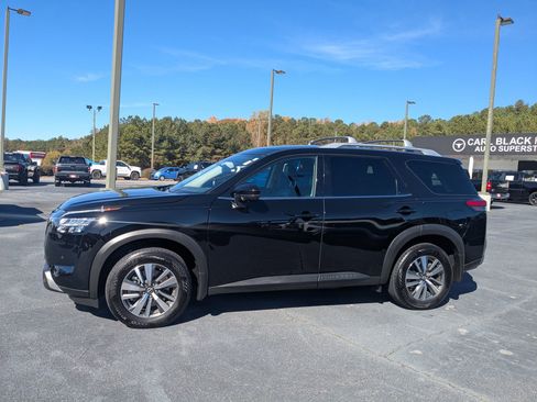 Used 2025 Nissan Pathfinder SL image 8