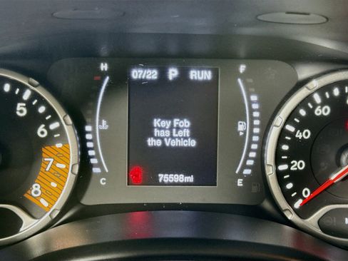 Used 2020 Jeep Renegade Sport w/ Sport Appearance Group FWD image 16