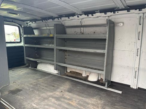 Used 2013 Chevrolet Express 2500 Extended RWD image 11