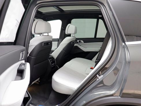 New 2026 BMW X5 xDrive40i AWD/4WD image 13