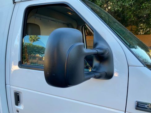 Used 2016 Ford E-350 and Econoline 350 Super Duty image 22