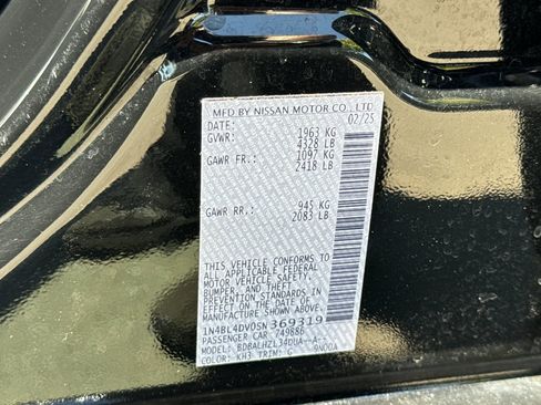 Used 2025 Nissan Altima 2.5 SV FWD image 28