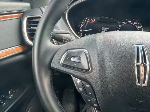 Used 2018 Lincoln MKX Reserve FWD image 31