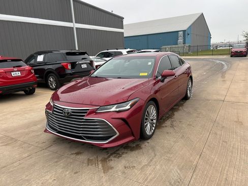 Used 2019 Toyota Avalon Limited w/ All Weather Liner Package FWD image 1