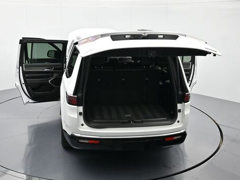 Used 2024 Jeep Wagoneer Series II w/ Flexible Seating Group image 48
