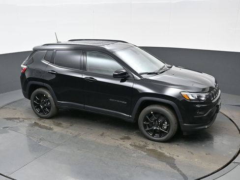 New 2026 Jeep Compass Latitude AWD/4WD image 24