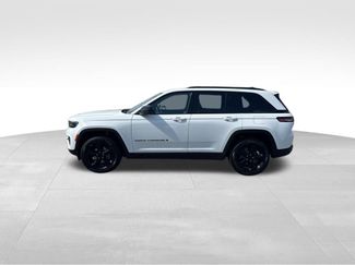 Used 2025 Jeep Grand Cherokee Altitude AWD/4WD video 2