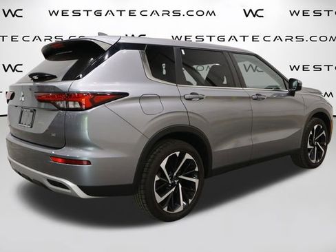 Used 2022 Mitsubishi Outlander SE image 46