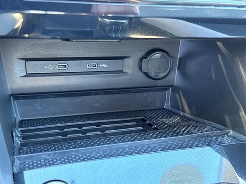 Certified 2025 Volkswagen Taos SE image 42