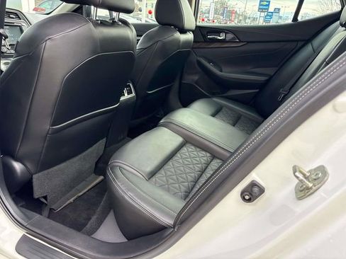 Used 2017 Nissan Maxima Platinum image 12