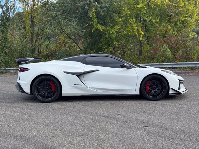 Used 2023 Chevrolet Corvette Z06 w/ Battery Protection Package RWD image 8