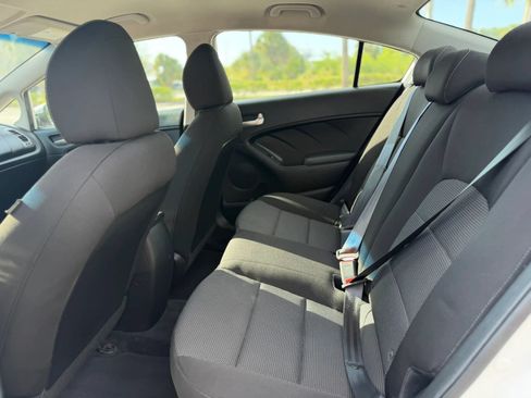 Used 2017 Kia Forte LX FWD image 12
