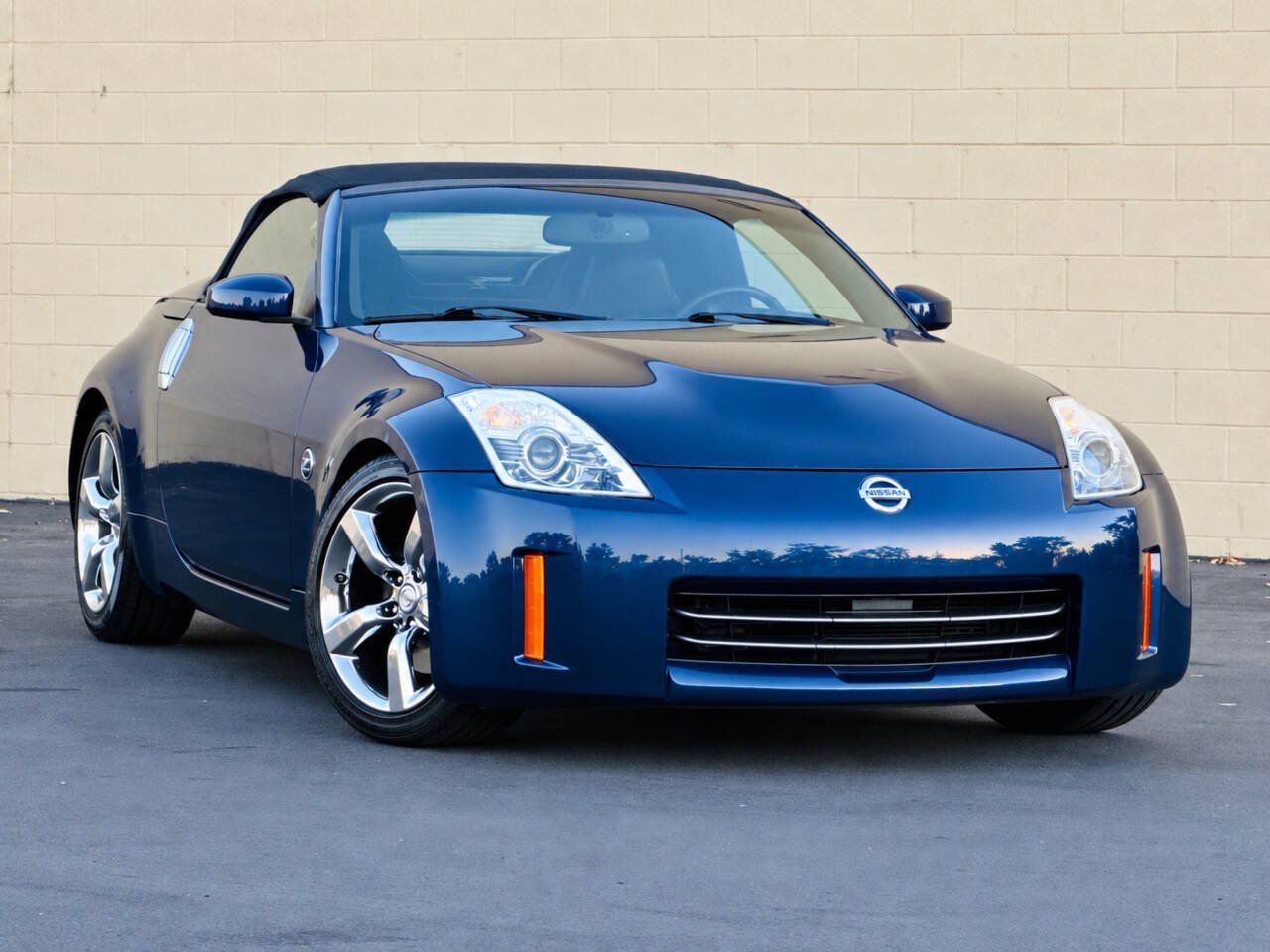 Used 2007 Nissan 350Z Touring RWD image 1