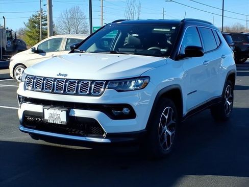 Used 2024 Jeep Compass Limited image 2