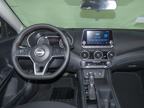 New 2025 Nissan Sentra SR image 12