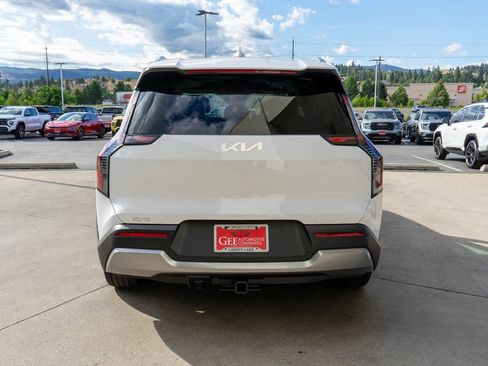 New 2026 Kia EV9 Wind AWD/4WD image 6