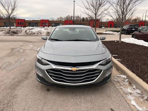 Used 2024 Chevrolet Malibu LT image 2