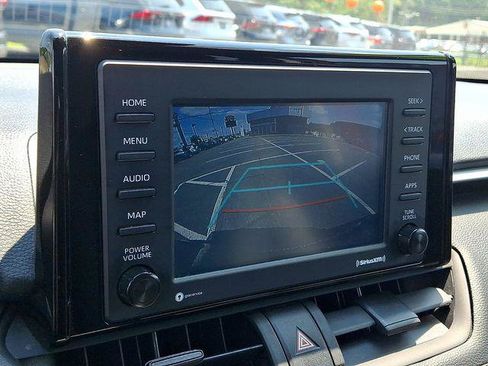 Certified 2022 Toyota RAV4 LE AWD/4WD image 18