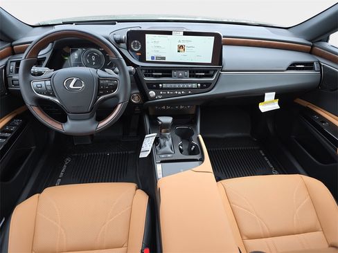 New 2025 Lexus ES 300h w/ Luxury Package image 9