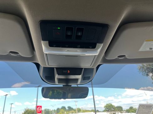 Used 2024 Nissan Rogue Platinum FWD image 44