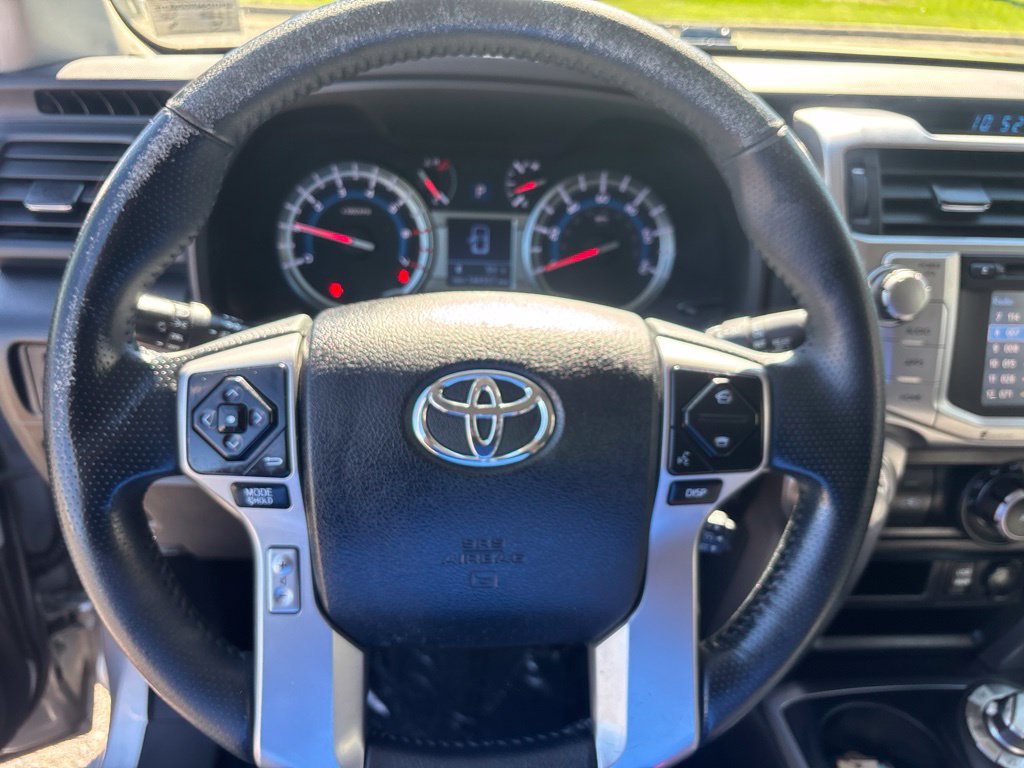 Used 2016 Toyota 4Runner SR5 AWD/4WD image 14
