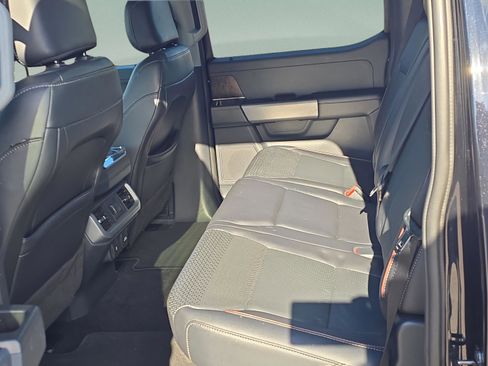 Used 2022 Ford F150 Lariat w/ Tow Technology Package image 12