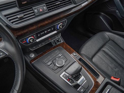 Used 2020 Audi Q5 2.0T Premium image 15