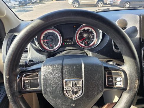 Used 2017 Dodge Grand Caravan SE w/ Power Window Group FWD image 15