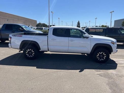 Used 2023 Toyota Tacoma TRD Off-Road w/ Advanced Technology Package AWD/4WD image 4