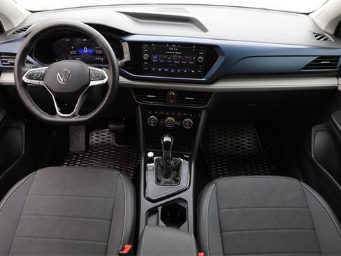 Certified 2024 Volkswagen Taos SE image 11