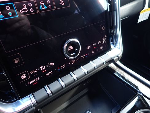 New 2026 GMC Yukon Elevation image 25