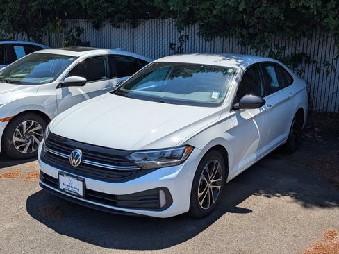 Used 2023 Volkswagen Jetta Sport FWD image 1