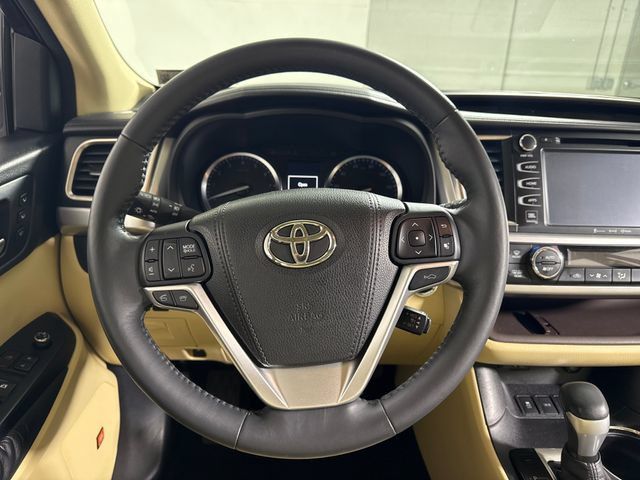 Used 2016 Toyota Highlander Limited Platinum AWD/4WD image 24