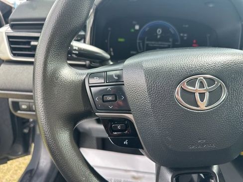 Used 2025 Toyota Camry LE FWD image 14