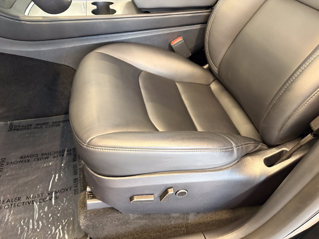 Used 2025 Tesla Model Y Long Range RWD image 16