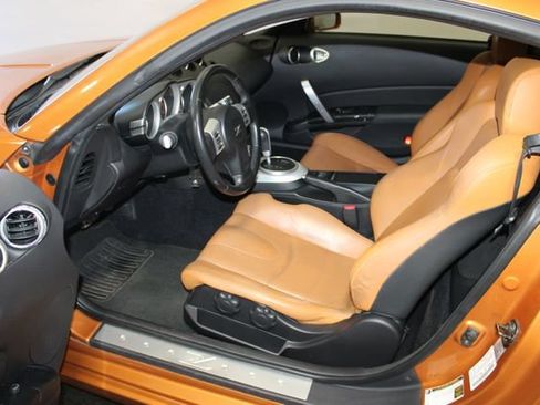Used 2006 Nissan 350Z Touring w/ (N93) Cargo Convenience Pkg RWD image 7