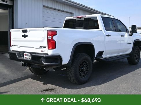 Used 2024 Chevrolet Silverado 2500 ZR2 w/ Technology Package AWD/4WD image 5
