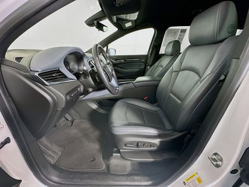 Used 2024 Buick Enclave Premium image 13