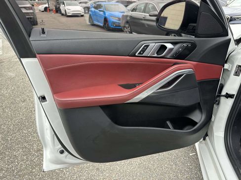 Used 2022 BMW X6 xDrive40i w/ M Sport Package AWD/4WD image 14