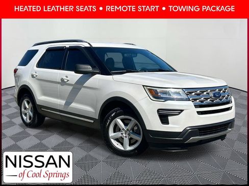 Used 2018 Ford Explorer XLT FWD image 1
