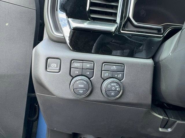 Used 2024 Chevrolet Silverado 1500 LT Trail Boss w/ Convenience Package II AWD/4WD image 16