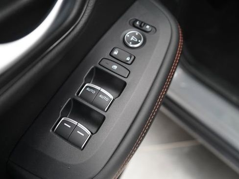 Used 2024 Honda HR-V Sport image 11