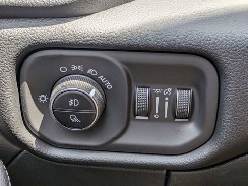New 2026 RAM 2500 Laramie AWD/4WD image 24
