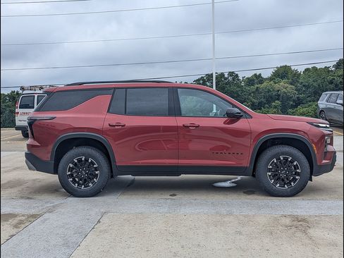 New 2026 Chevrolet Traverse Z71 w/ Enhanced Driving Package AWD/4WD image 6