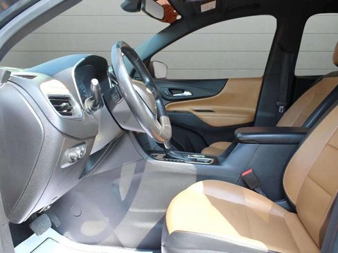 Used 2018 Chevrolet Equinox Premier image 11