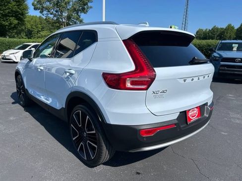 Used 2024 Volvo XC40 B5 Plus w/ Protection Package Premier AWD/4WD image 11