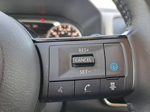 Used 2023 Nissan Rogue SV w/ SV Premium Package image 13