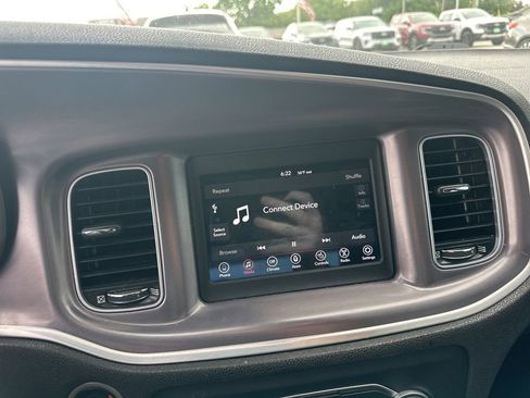 Used 2019 Dodge Charger SXT w/ Leather Interior Group RWD image 8